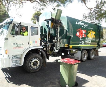 Garbage Truck Lithgow Dawn